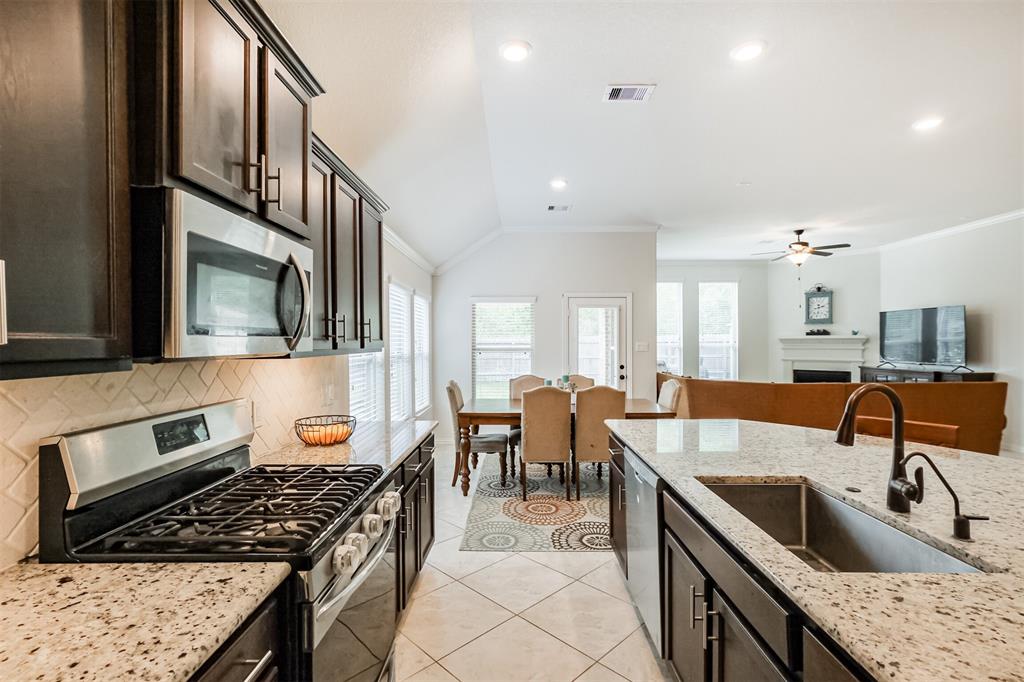 18826 Rosewood Terrace Drive, New Caney, Texas image 8