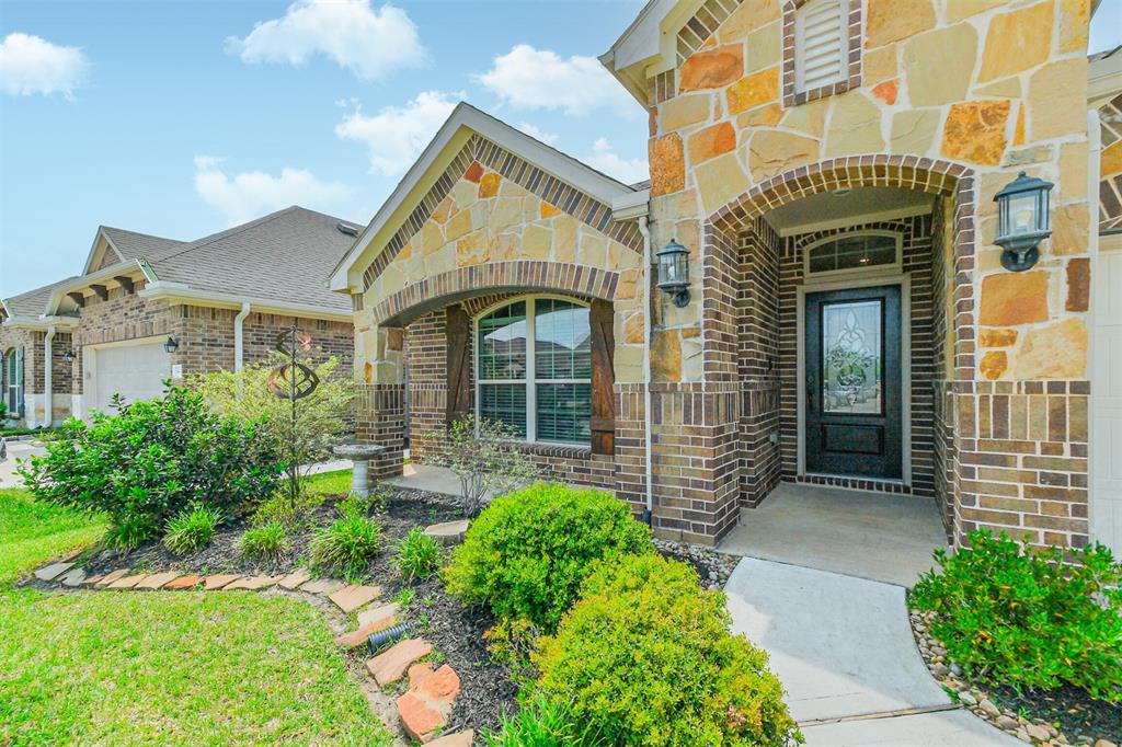 18826 Rosewood Terrace Drive, New Caney, Texas image 2