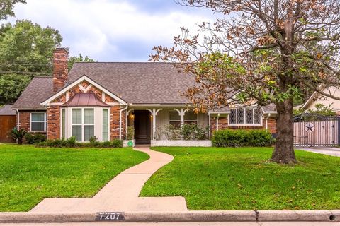Single Family Residence in Houston TX 7207 Northampton Way.jpg