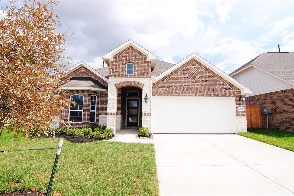 30111 Twisting Springs Drive, Brookshire, Texas image 1