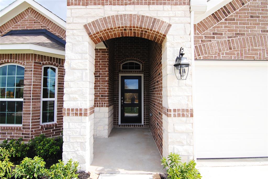 30111 Twisting Springs Drive, Brookshire, Texas image 3