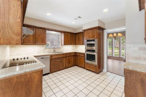 Single Family Residence in Houston TX 5315 Coral Gables Drive 12.jpg