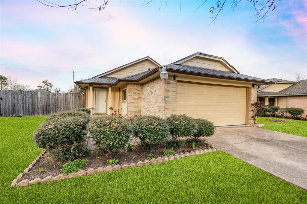 13910 Blue Falls Drive, Sugar Land, Texas image 1