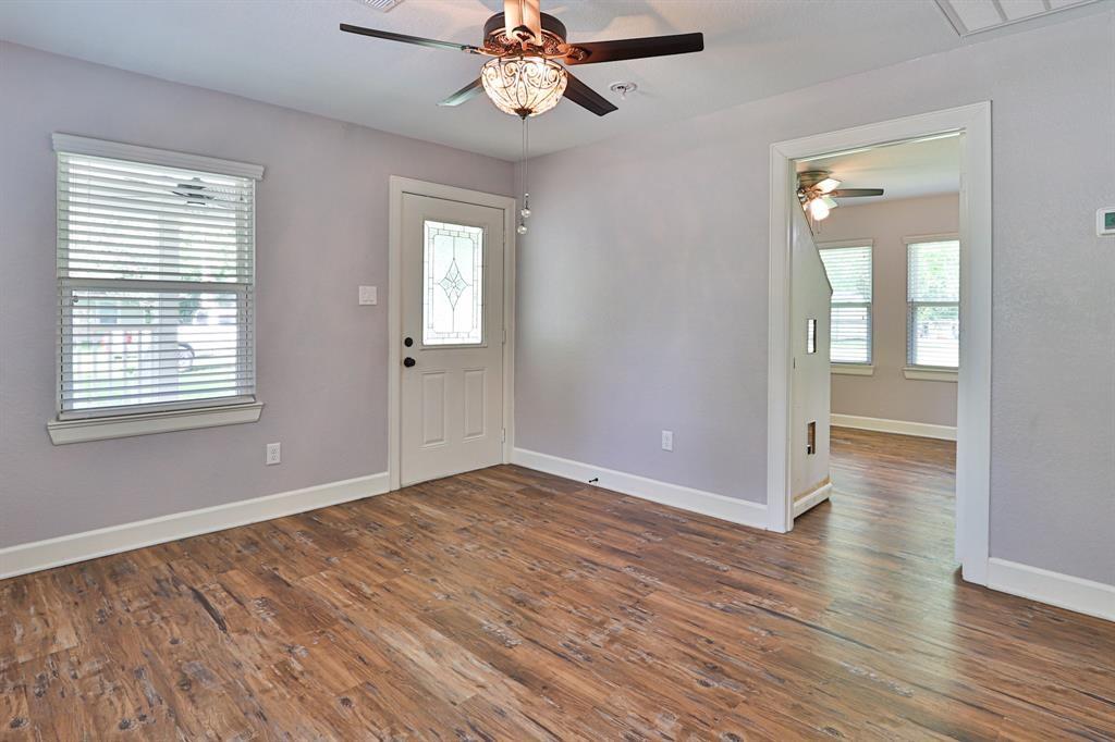 207 Edens Avenue, League City, Texas image 12