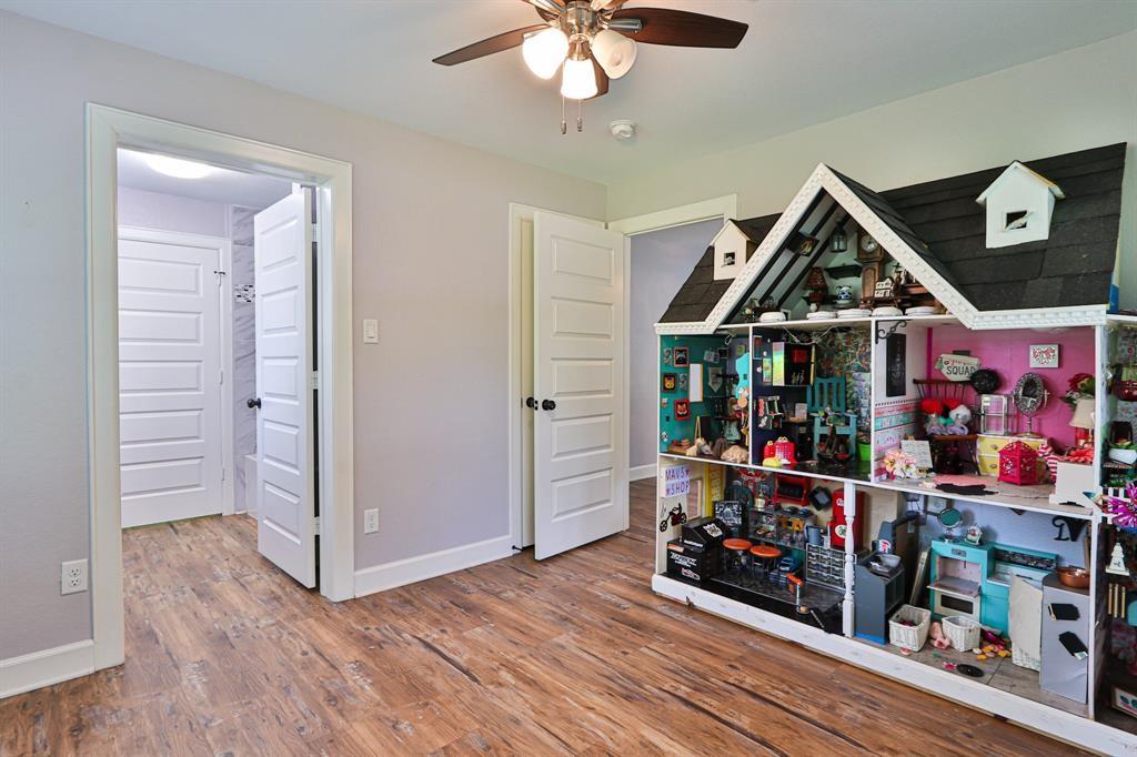 207 Edens Avenue, League City, Texas image 29