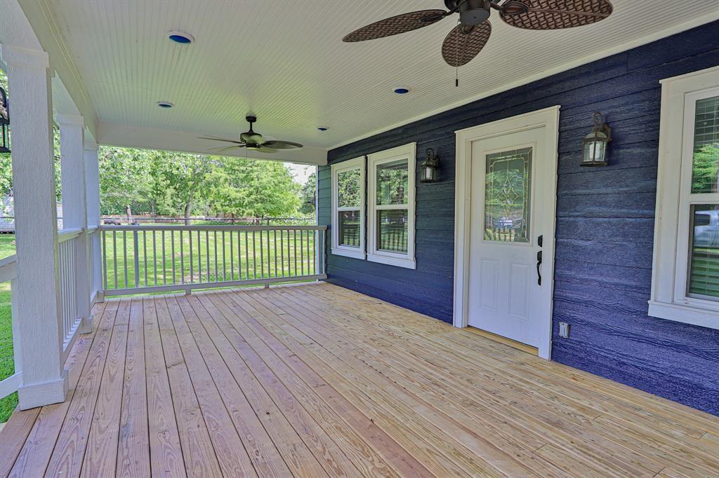 207 Edens Avenue, League City, Texas image 4