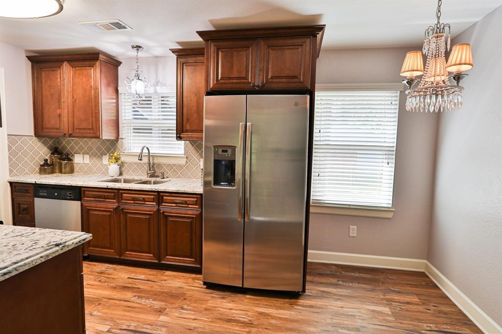 207 Edens Avenue, League City, Texas image 15
