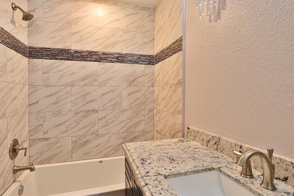 207 Edens Avenue, League City, Texas image 24