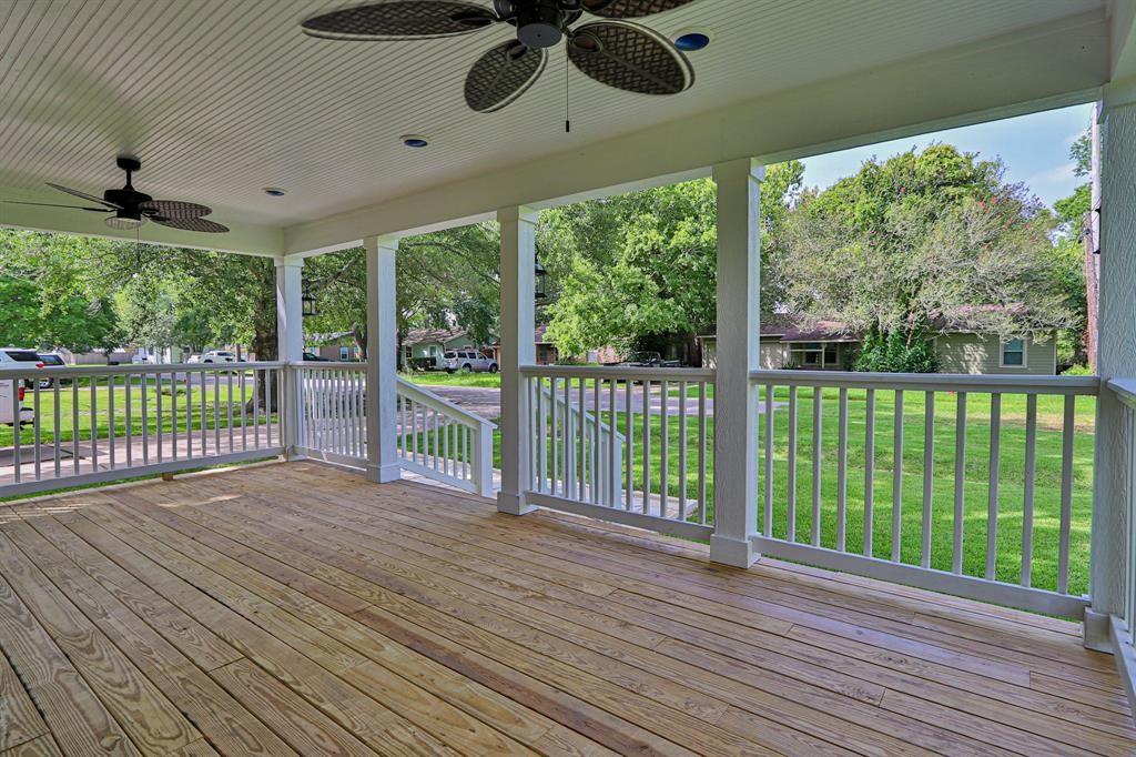 207 Edens Avenue, League City, Texas image 5
