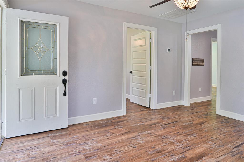 207 Edens Avenue, League City, Texas image 10