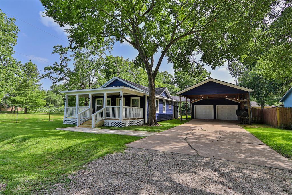 207 Edens Avenue, League City, Texas image 2