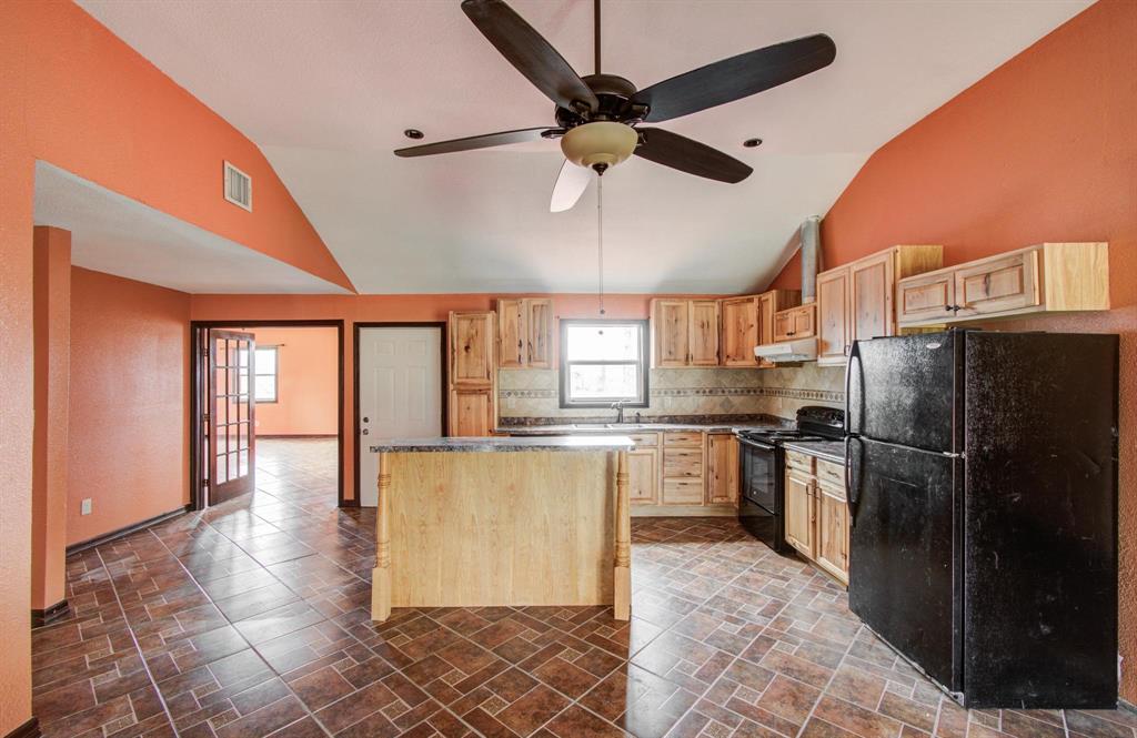 2180 County Road 3434, Cleveland, Texas image 9