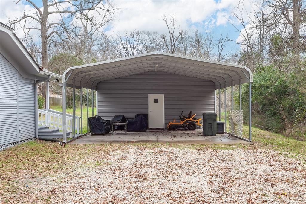 105 Houston Street, Newton, Texas image 3