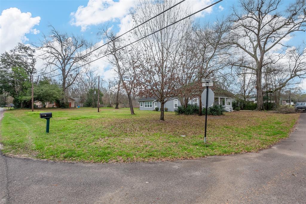 105 Houston Street, Newton, Texas image 4