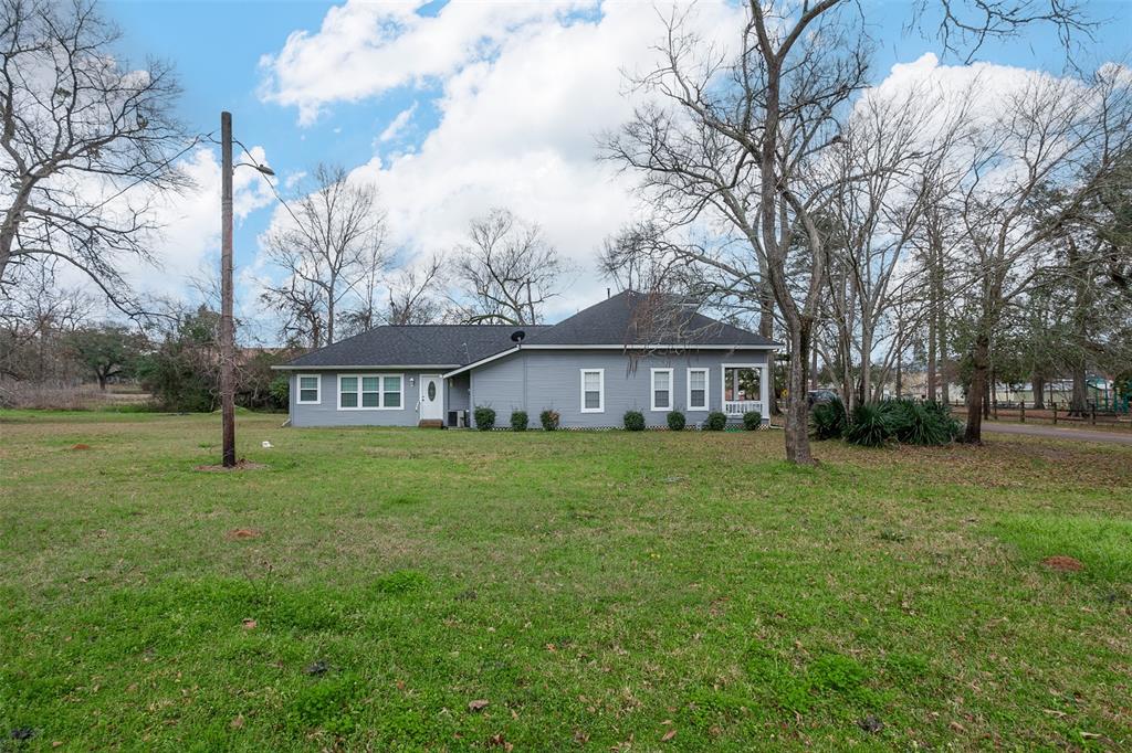 105 Houston Street, Newton, Texas image 5
