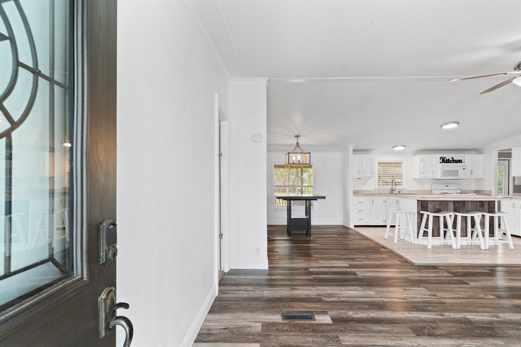10 Cogans Grove, Huntsville, Texas image 3