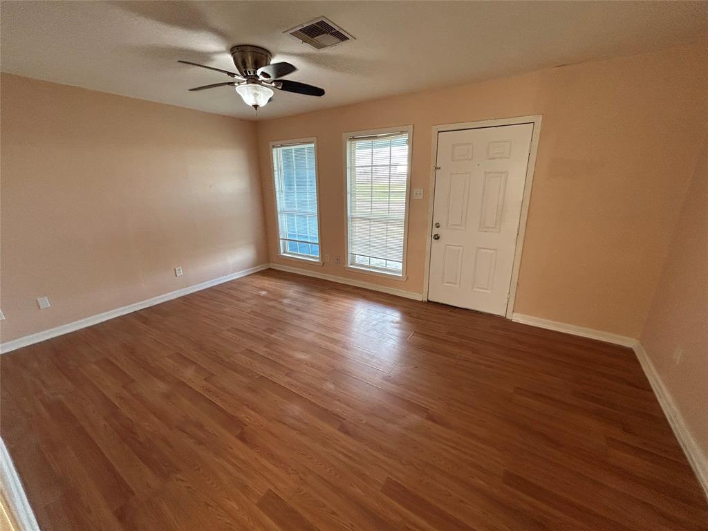 430 E 1st Street, Deer Park, Texas image 3