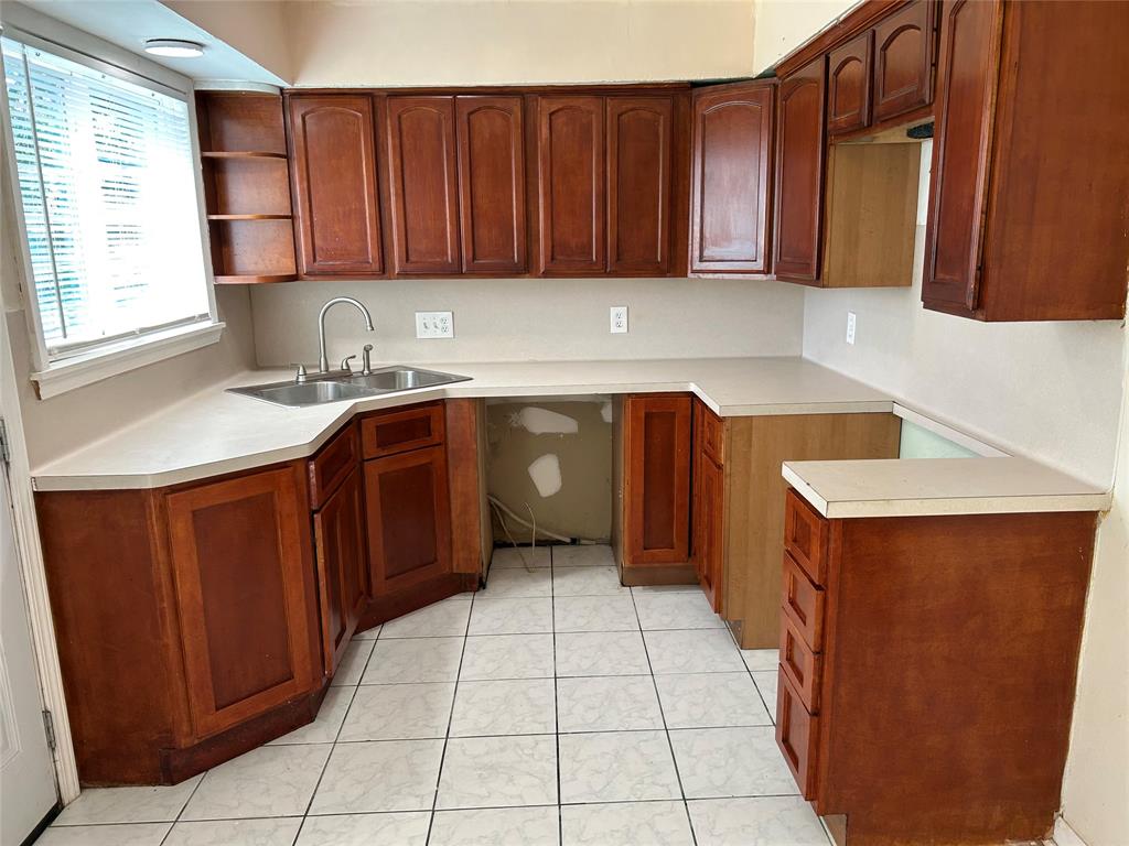 430 E 1st Street, Deer Park, Texas image 6