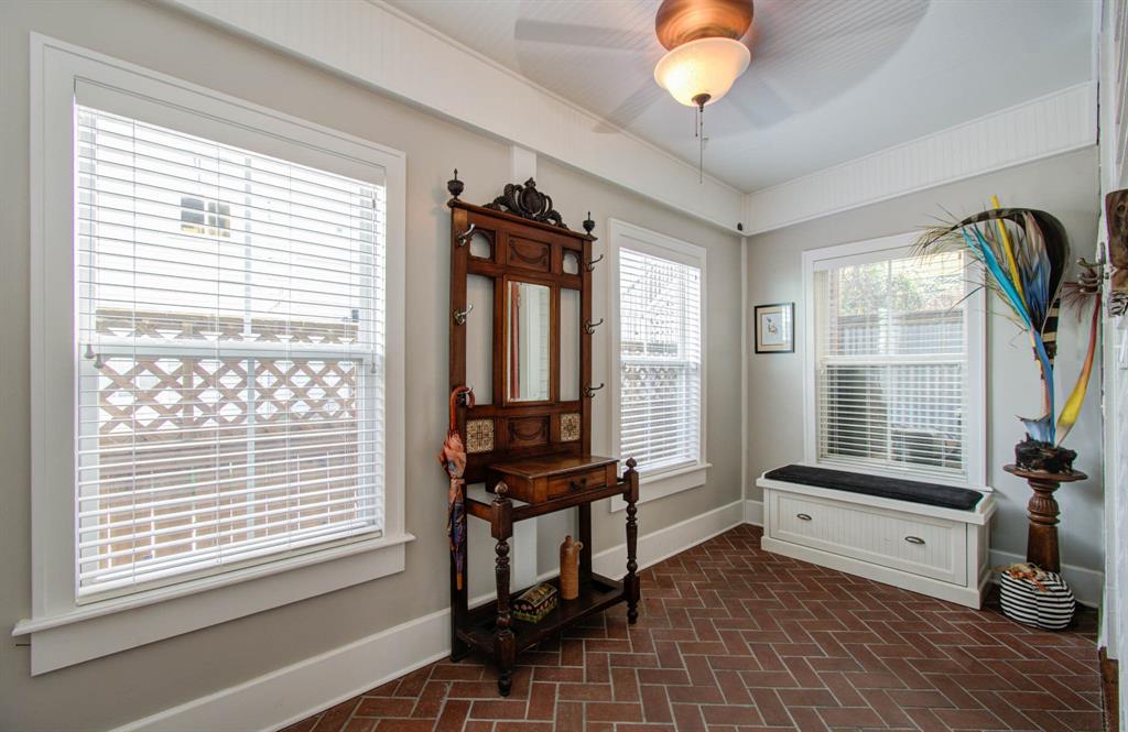 511 16th Street, Galveston, Texas image 4