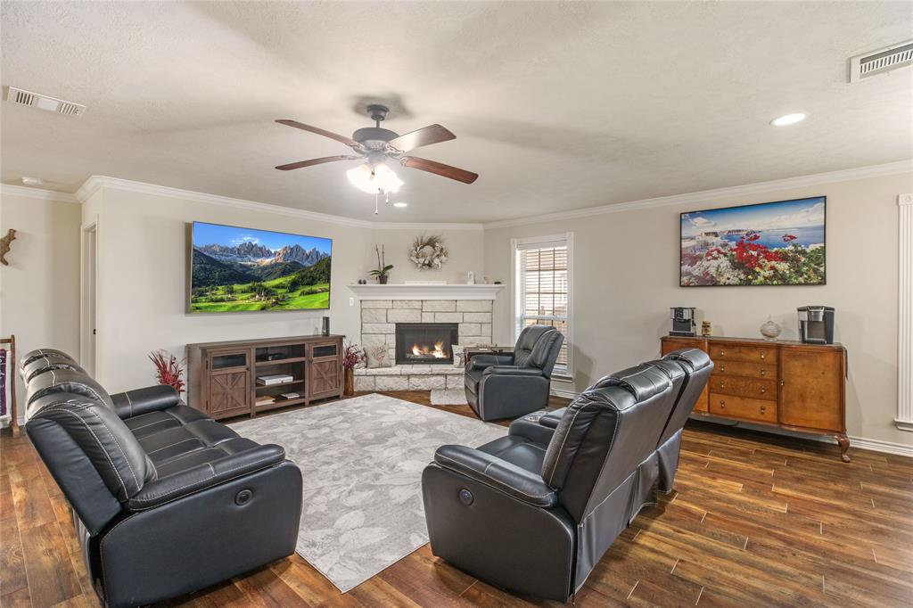 917 Emerald Dove Avenue, College Station, Texas image 4