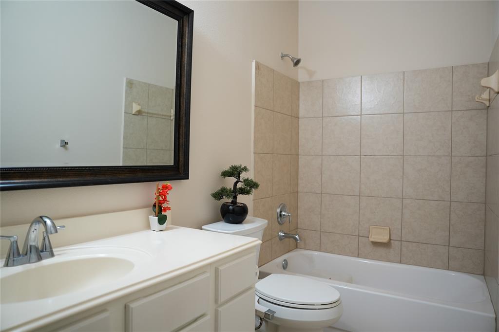 18706 Cypress Lake Village Drive, Cypress, Texas image 12