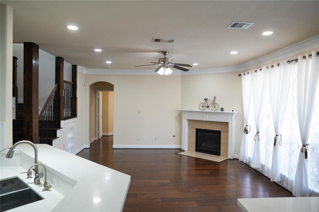 18706 Cypress Lake Village Drive, Cypress, Texas image 5