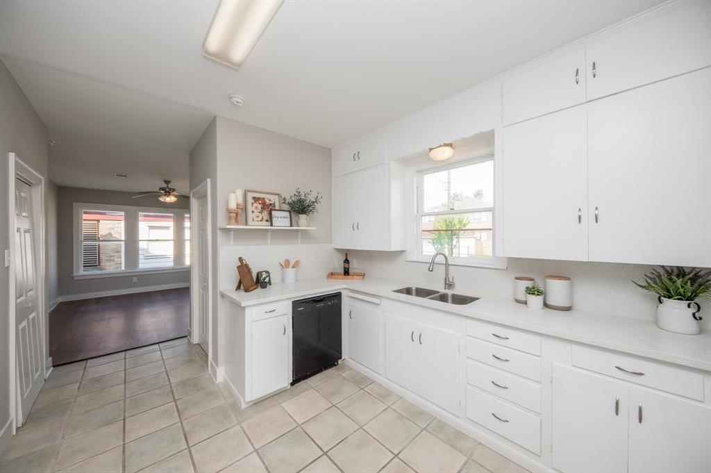 4302 Avenue N 1/2, Galveston, Texas image 14