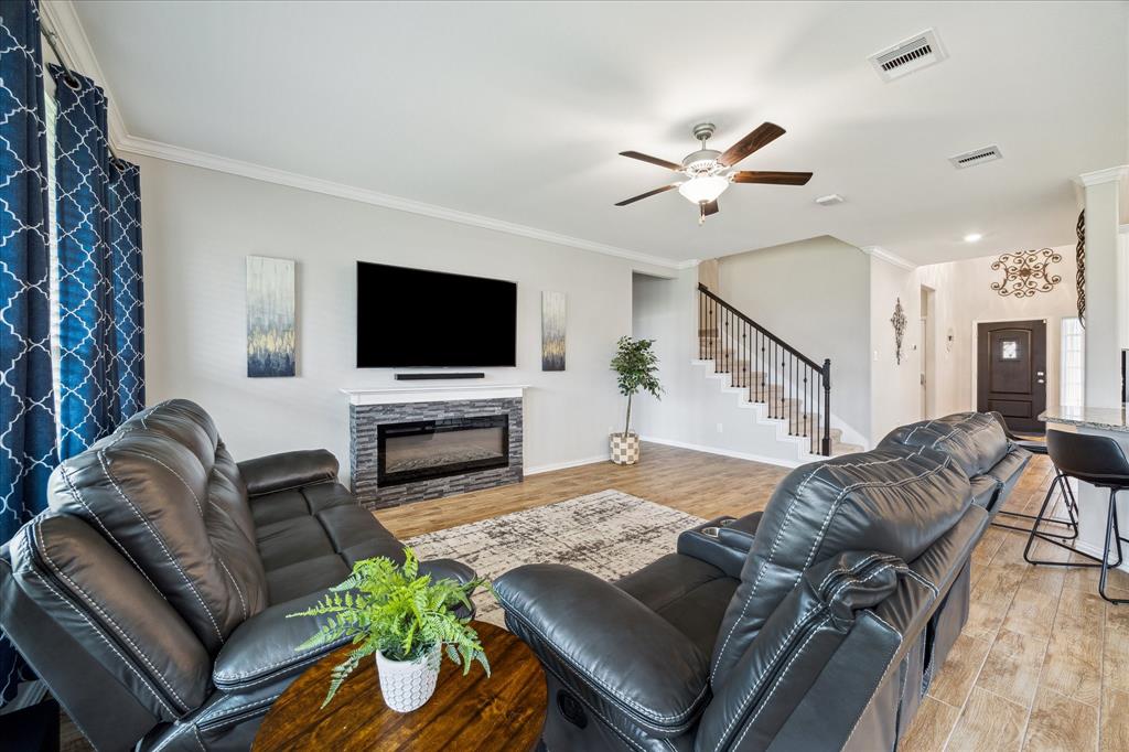 4423 Mimic Drive, Spring, Texas image 12