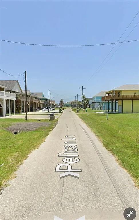 978 Pelican Lane, Crystal Beach, Texas image 4