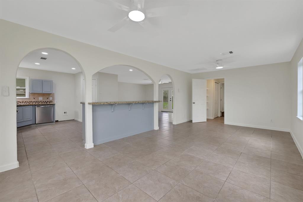 519 N Shady Lane