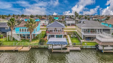 A home in Bayou Vista