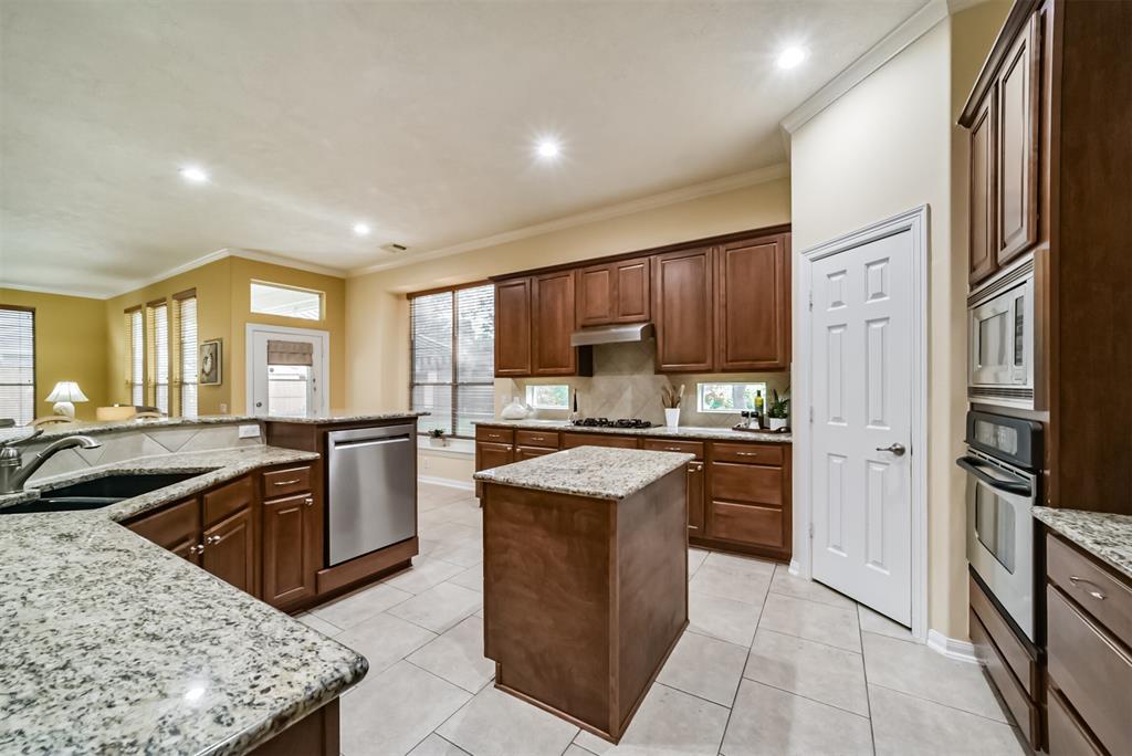 1404 Monaldo Court, Pearland, Texas image 30