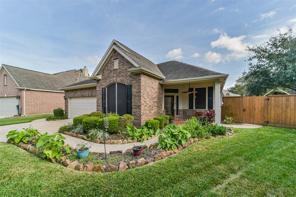 1404 Monaldo Court, Pearland, Texas image 2