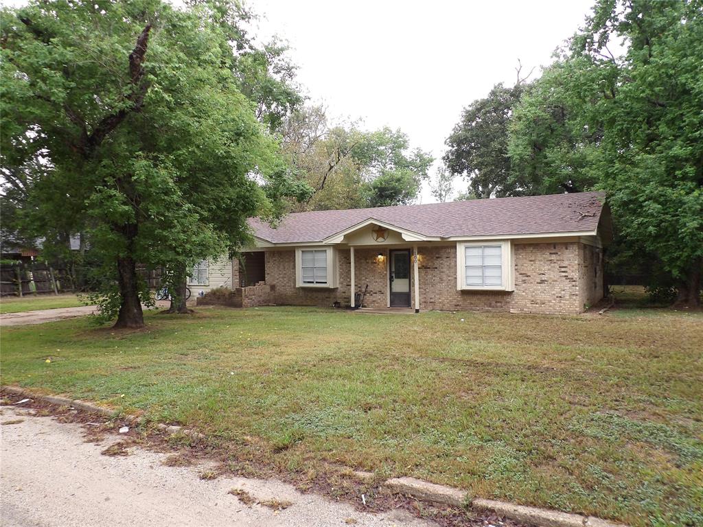 100 Hackberry Street, Crockett, Texas image 2