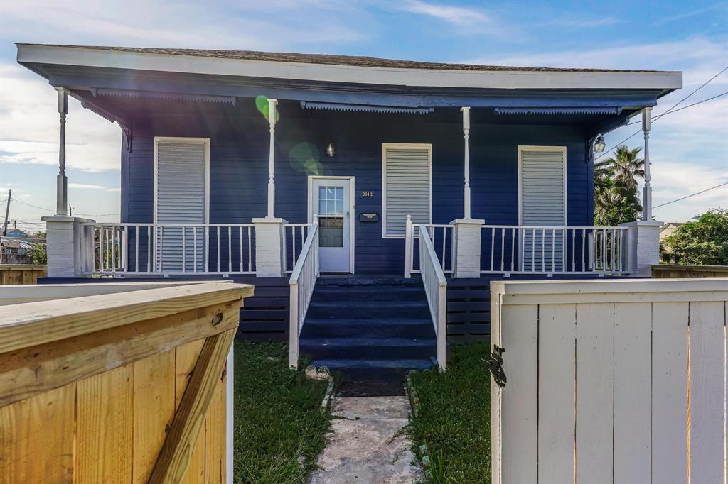 3913 Ball St, Galveston, Texas image 3