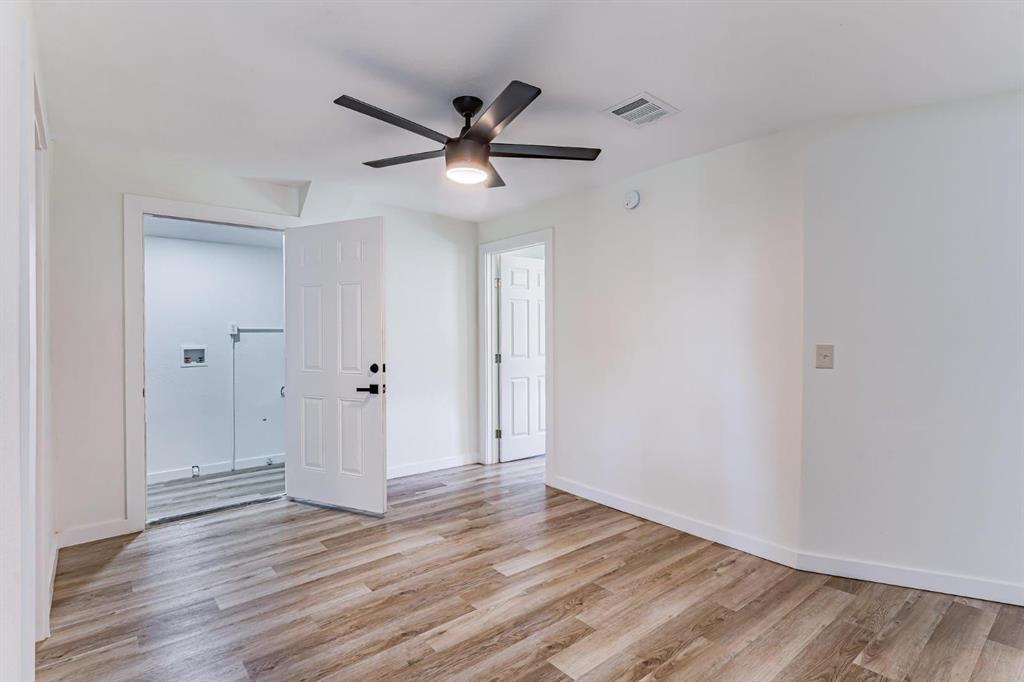3913 Ball St, Galveston, Texas image 10