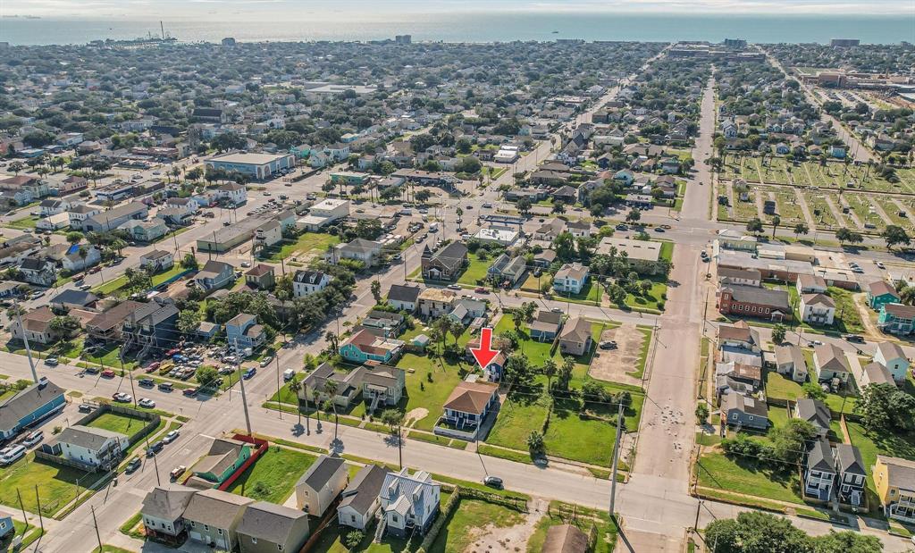 3913 Ball St, Galveston, Texas image 22