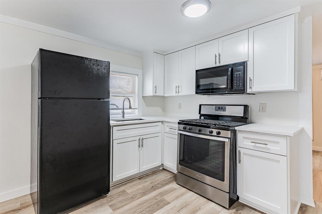 3913 Ball St, Galveston, Texas image 14