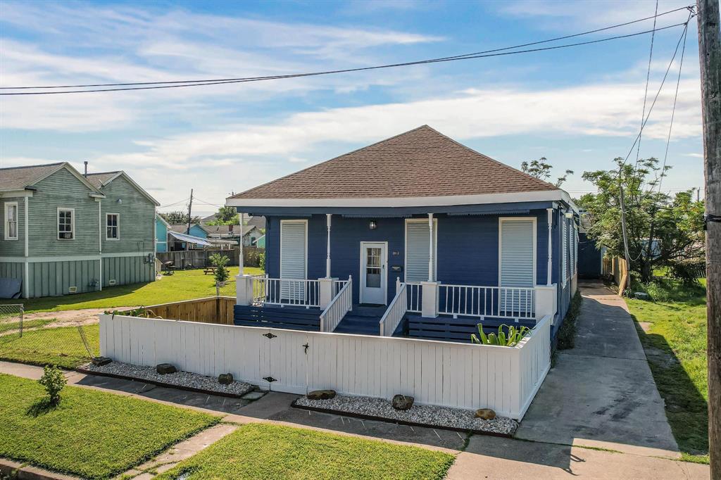 3913 Ball St, Galveston, Texas image 5