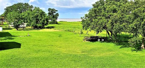 A home in Anahuac