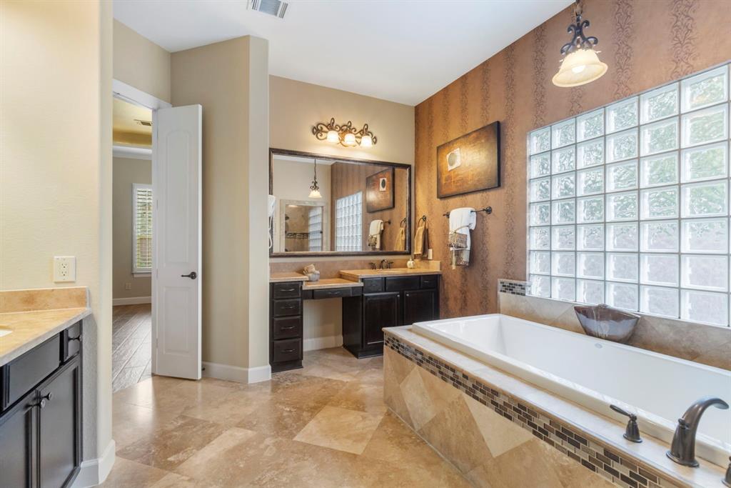 7402 Nantucket Point Lane, Spring, Texas image 36