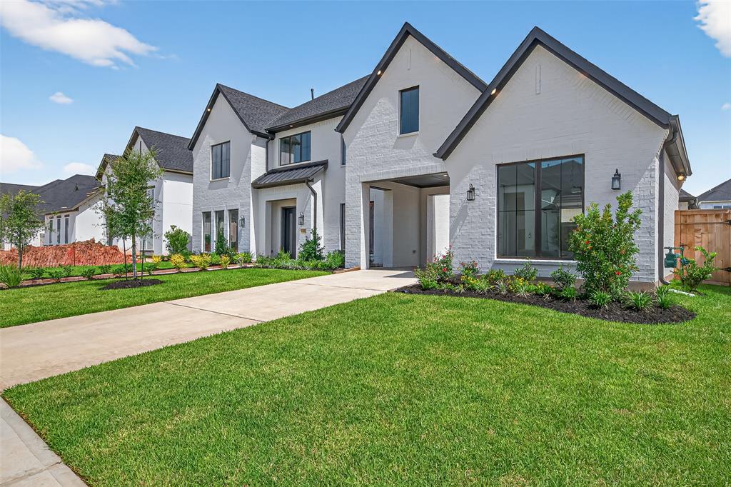 10207 Drifting Wind Lane