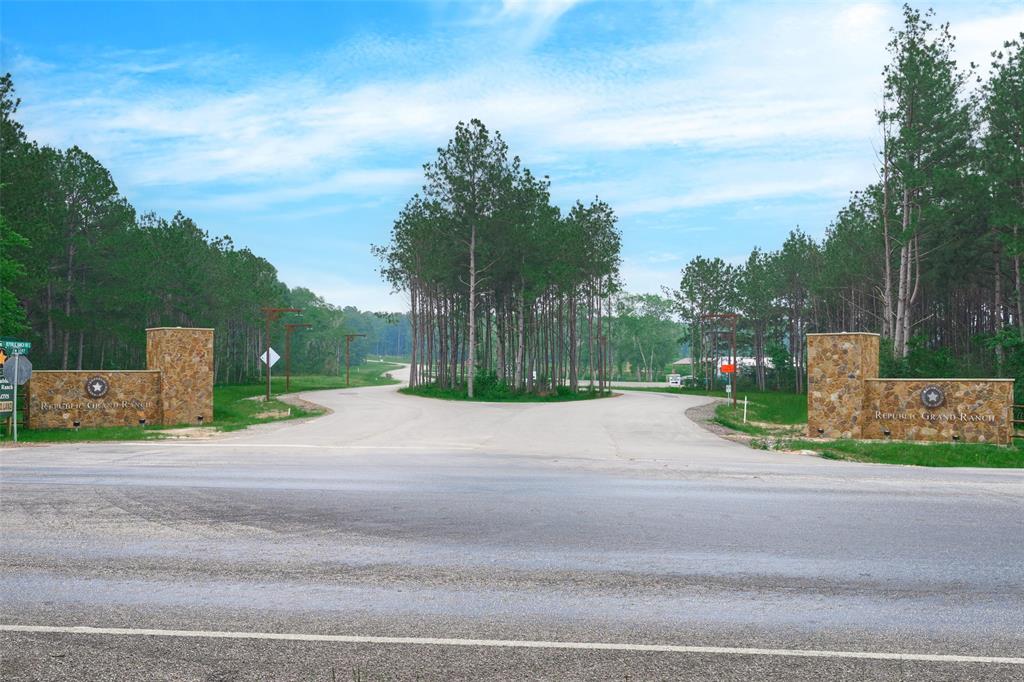 15816 Wooded Trail Way, Willis, Texas image 22