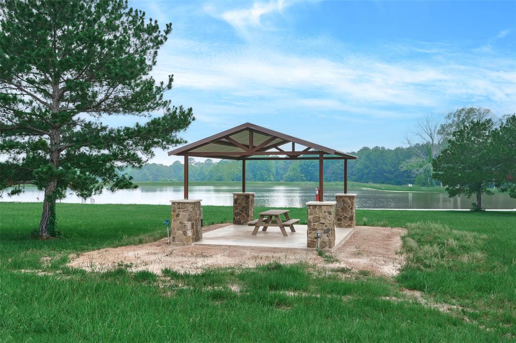 15816 Wooded Trail Way, Willis, Texas image 20