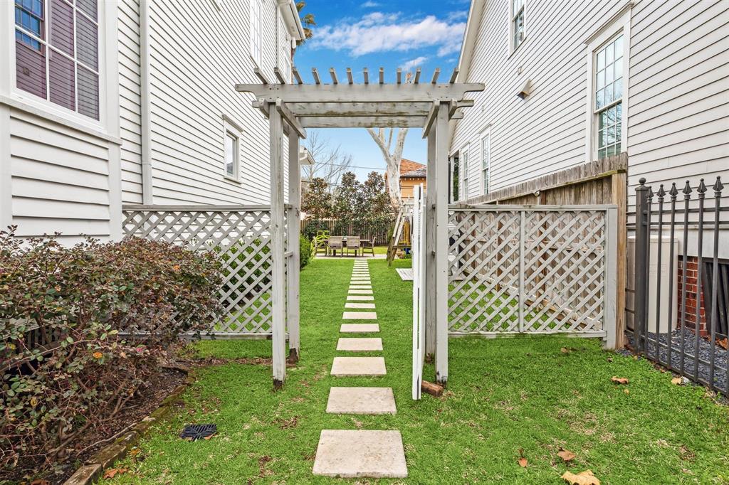 606 E 9th Street, Houston, Texas image 36