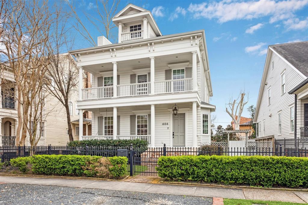 606 E 9th Street, Houston, Texas image 2
