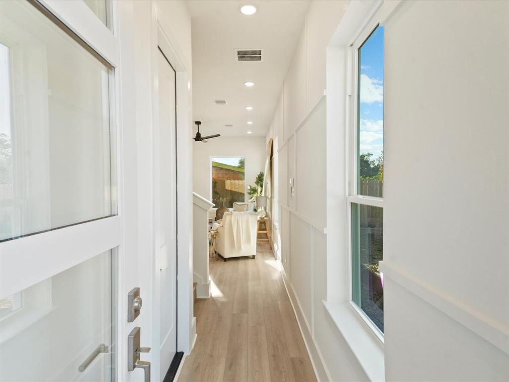 225 Noras Lane #E, Houston, Texas image 6