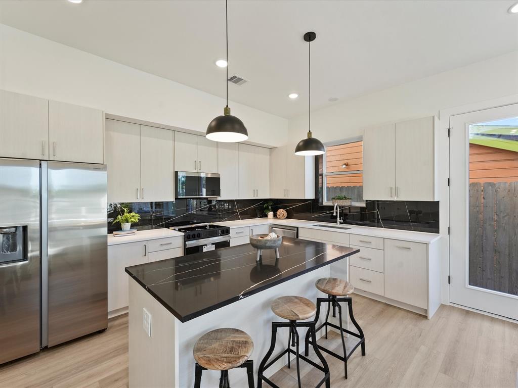 225 Noras Lane #E, Houston, Texas image 4