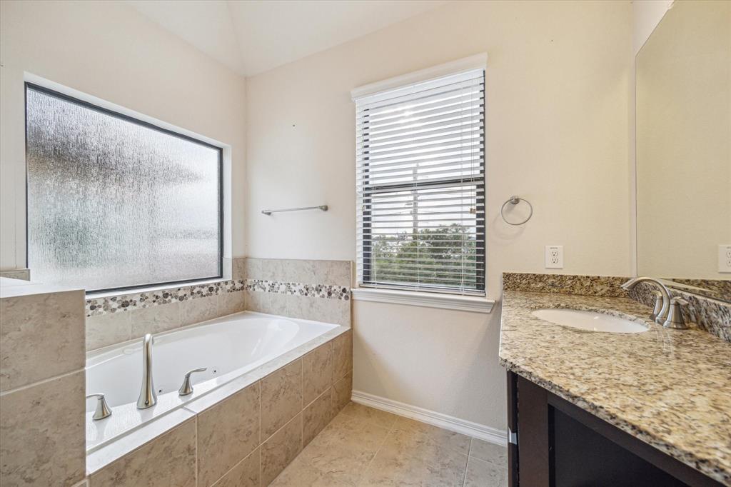 2707 Kings Retreat Circle, Kingwood, Texas image 17