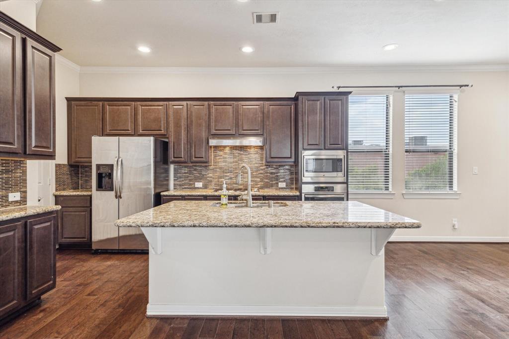 2707 Kings Retreat Circle, Kingwood, Texas image 9
